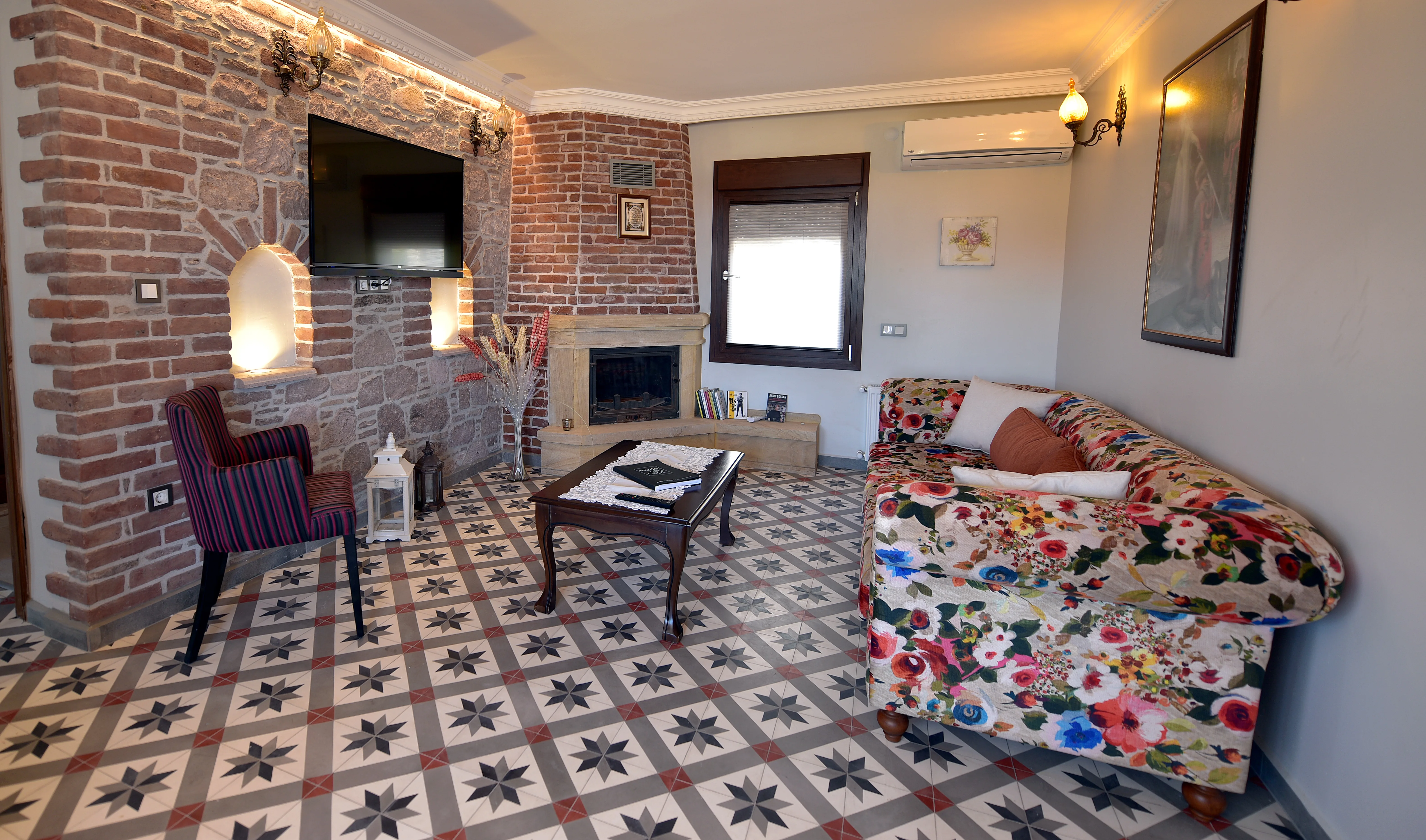 Cunda Rooms Otel